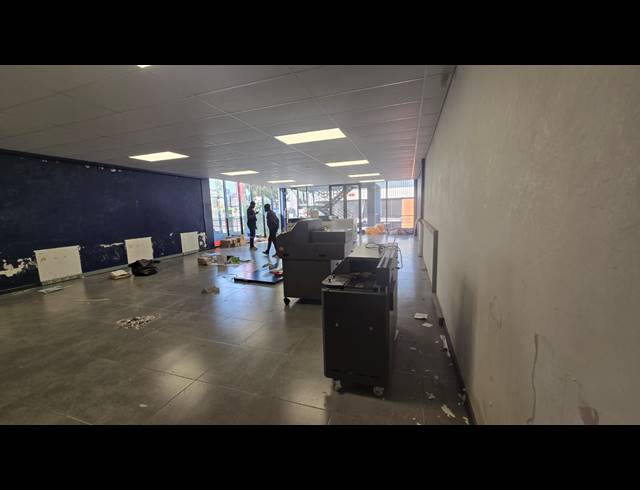 160M² BUILDING TO LET IN BALLITO DISTRICT